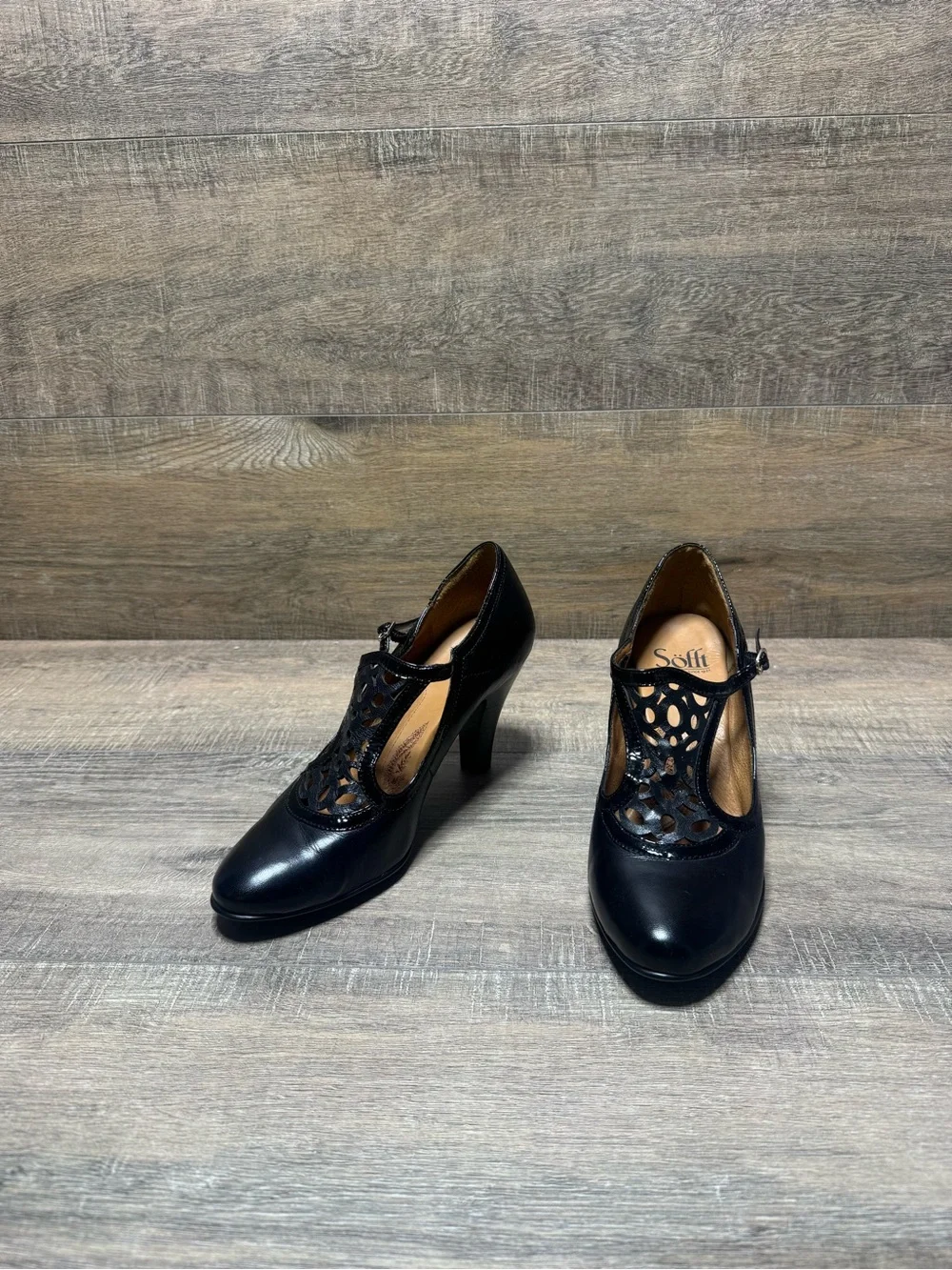 Sofft Black Cutout T-Strap Leather Heels